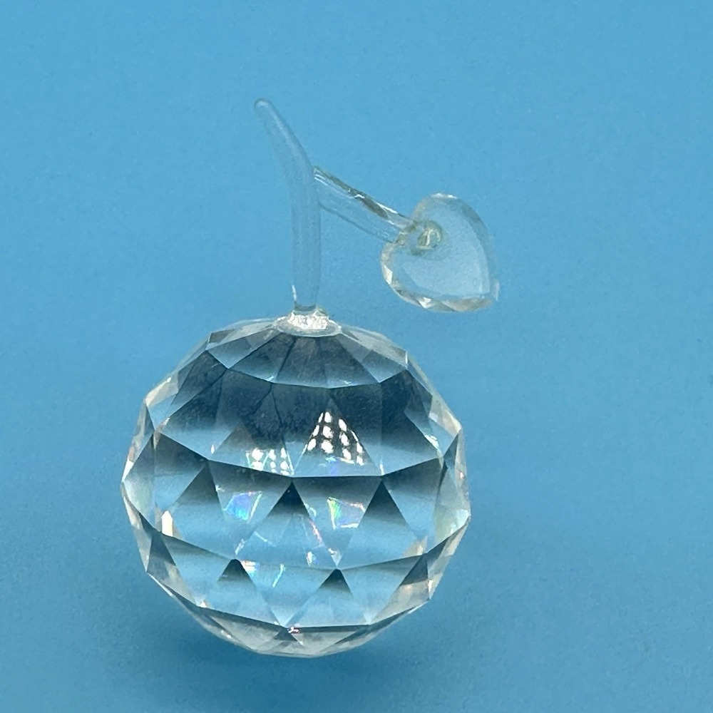 Faceted Clear Crystal Apple Figurine with Heart Shaped Leaf Glass Art Decor - Picture 3 of 7
